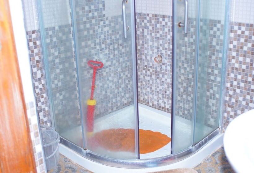 تختخواب و صبحانه Bells Guest House