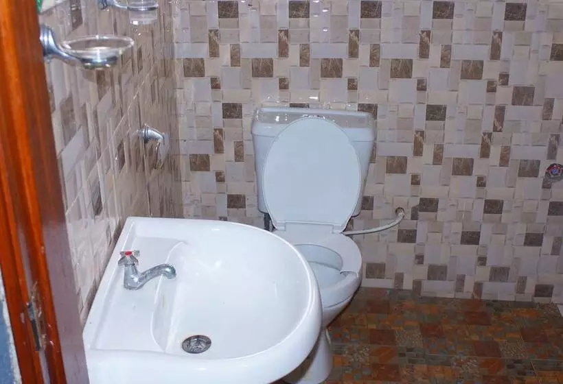 تختخواب و صبحانه Bells Guest House