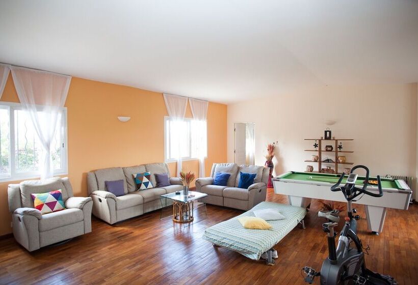 تختخواب و صبحانه Chambres De L île Rouge