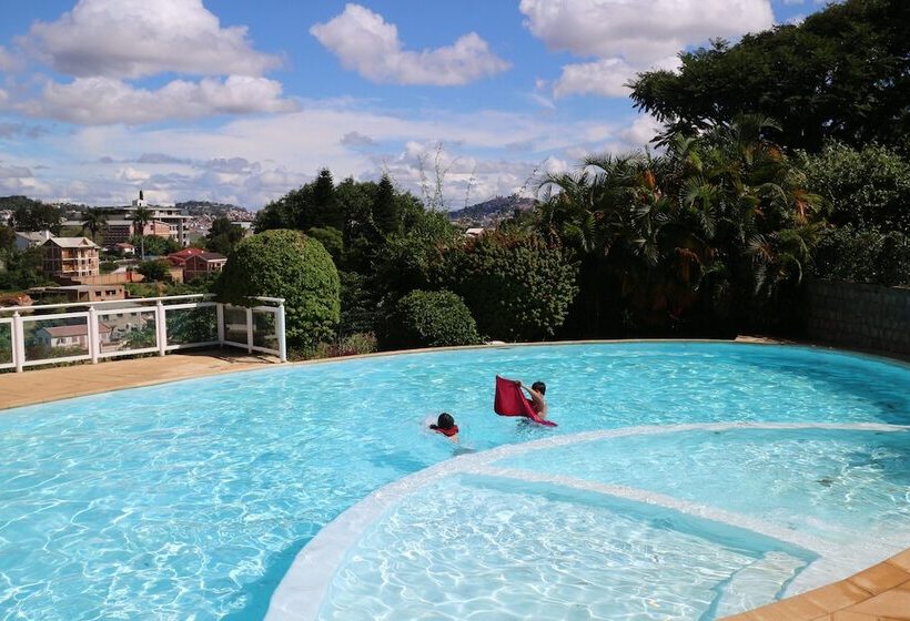 تختخواب و صبحانه Chambres De L île Rouge