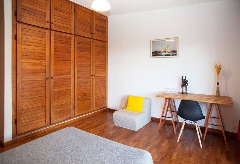 تختخواب و صبحانه Chambres De L île Rouge