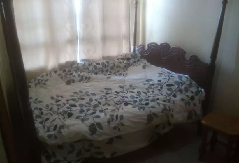 تختخواب و صبحانه Juja Modern Guest House