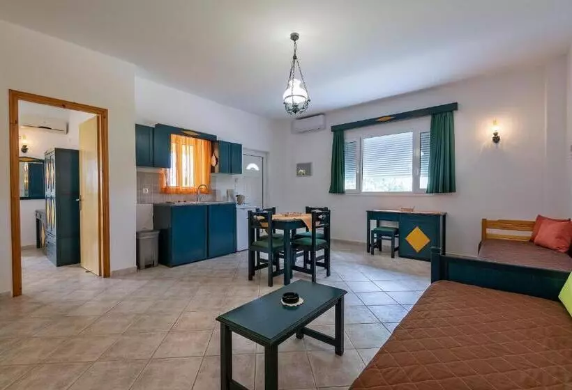 Cirillo Family Hotel Christinas Studios