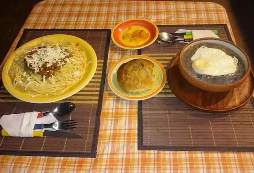 Hostal Villa Rosas