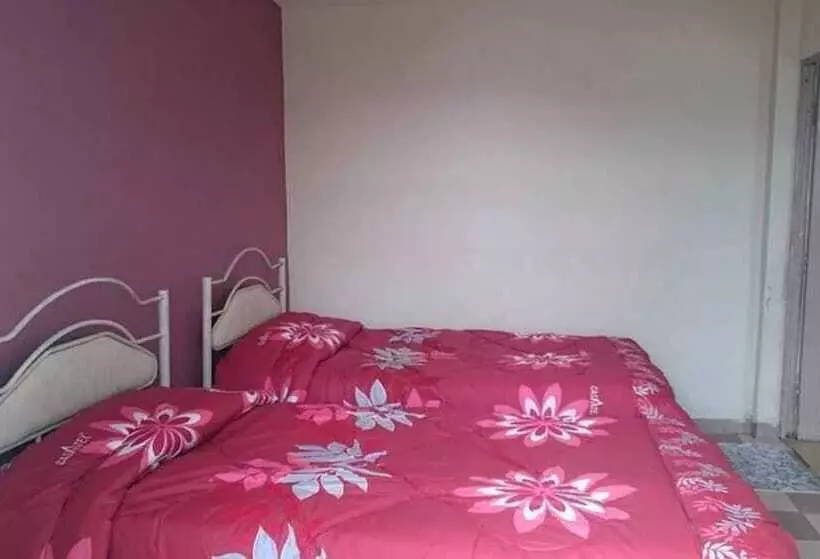 Hostal Villa Rosas