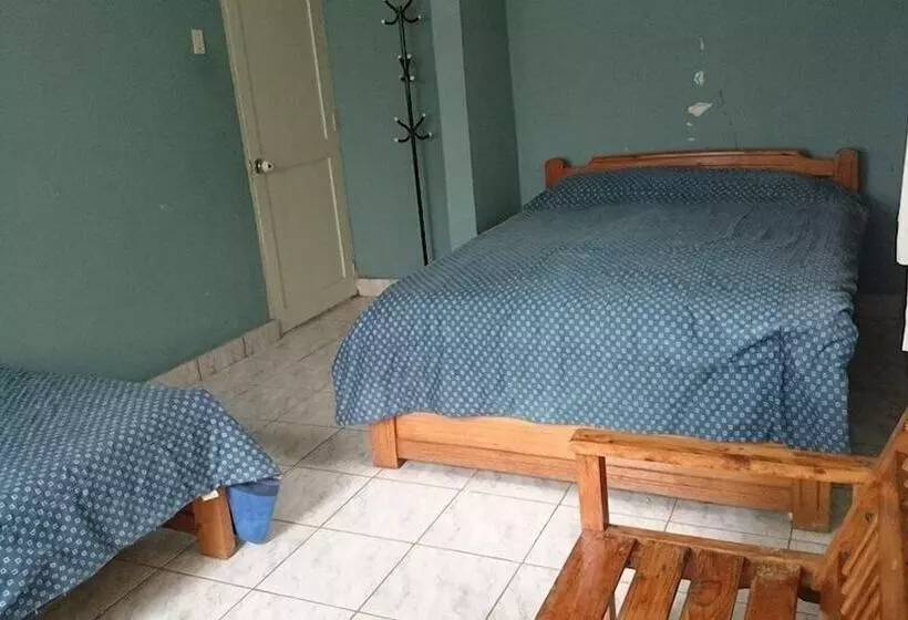 Hostal Villa Rosas