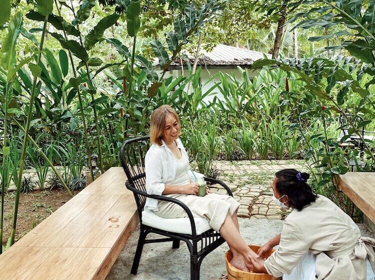 Hotel Hiraya Wellness Resort And Ecopark