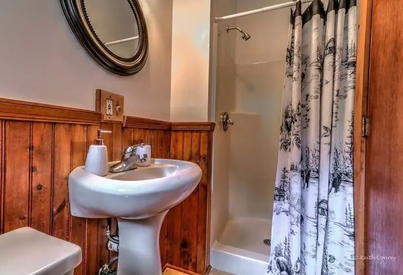 Hotelli Magnolia Streamside Resort