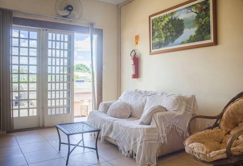 בית מלון כפרי Oyo M&j