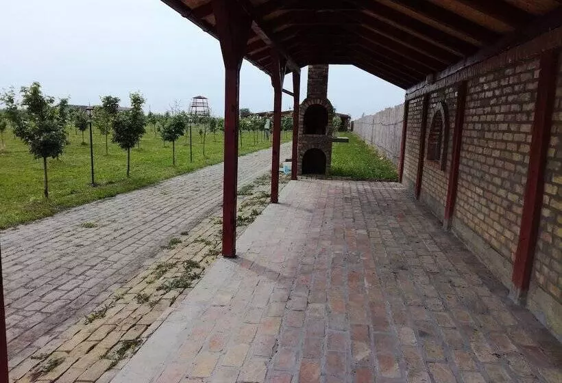 هتل روستایی Salaš Farma 47 Miris Dunja