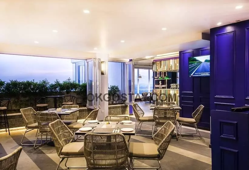 Hotelli Zenith Suites Jbcc By Okgostay