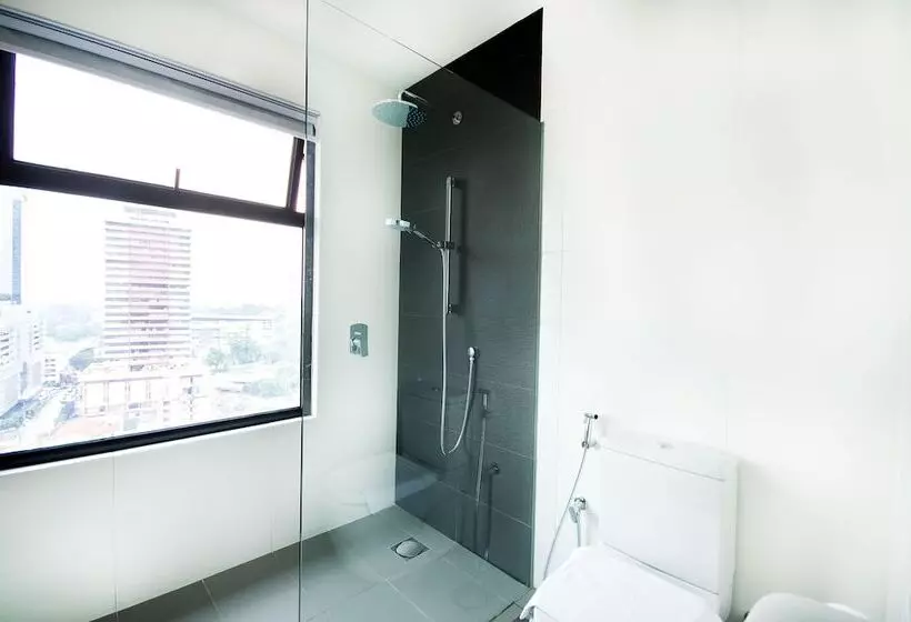 Hotelli Zenith Suites Jbcc By Okgostay