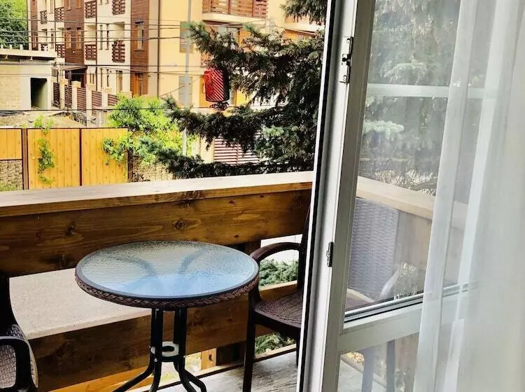 پانسیون Guesthouse Usadba