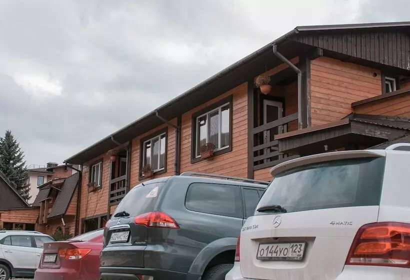 پانسیون Guesthouse Usadba