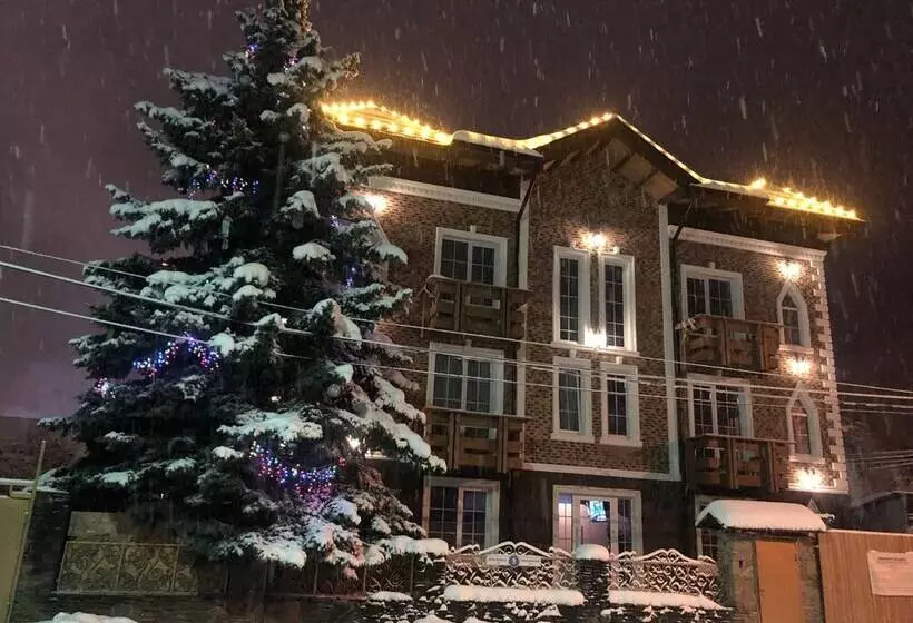 پانسیون Guesthouse Usadba