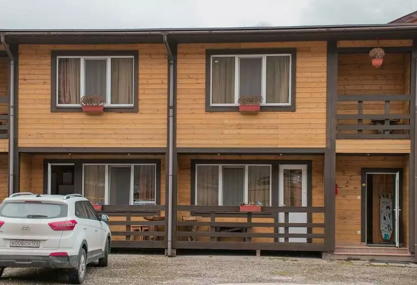 پانسیون Guesthouse Usadba