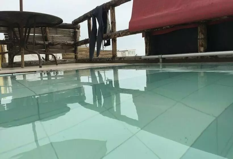 Majatalo Huanchaco Surf Camp