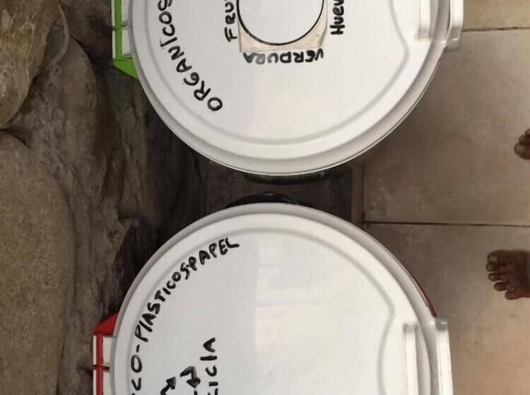 ペンション Huanchaco Surf Camp