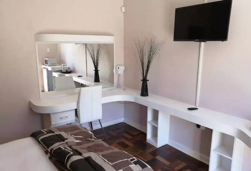 ペンション Easy Inn Guesthouse