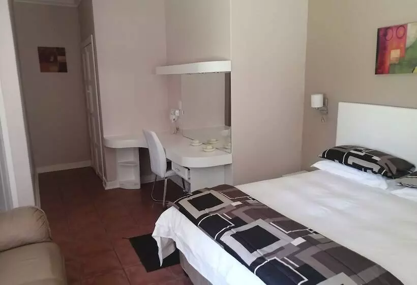 ペンション Easy Inn Guesthouse