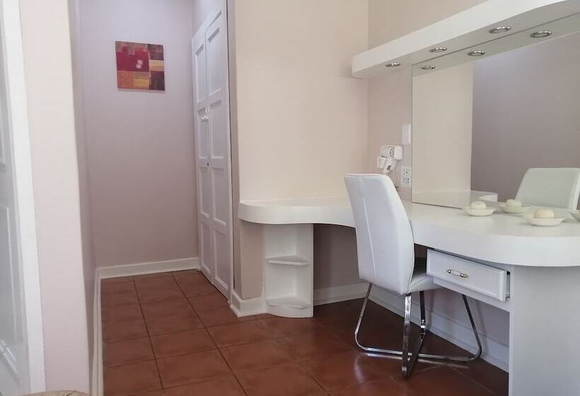 ペンション Easy Inn Guesthouse