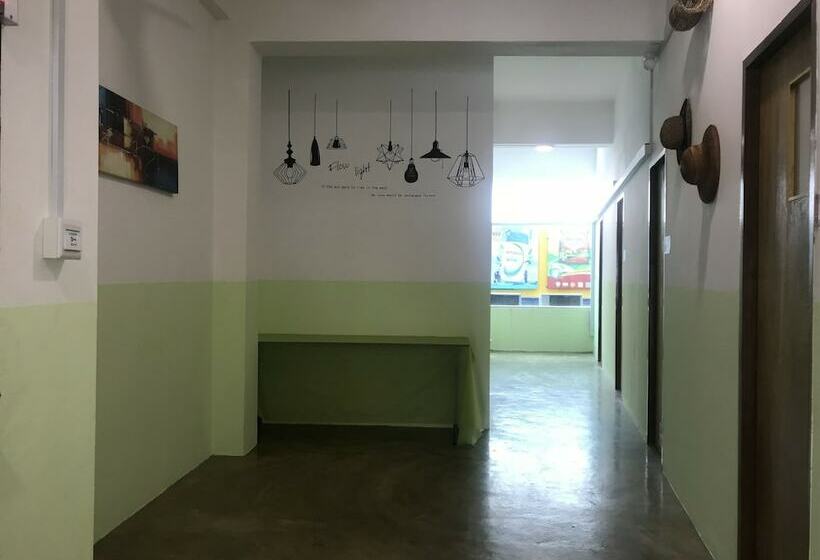 Spot On 89767 Memoire Lodging Hostel