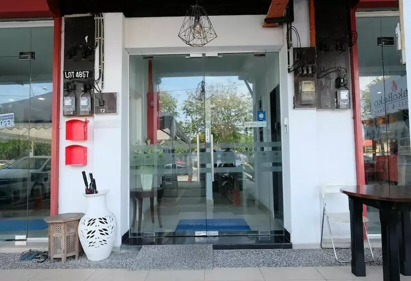 Spot On 89767 Memoire Lodging   Hostel