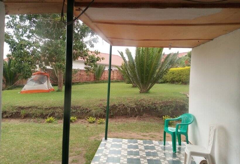 هاستل Maasai Backpackers Home