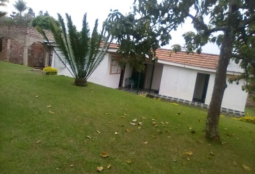 هاستل Maasai Backpackers Home