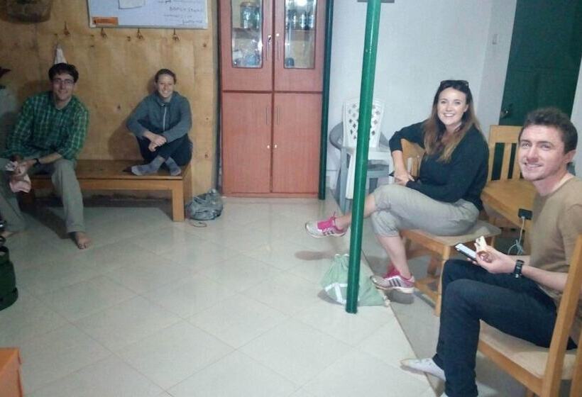 هاستل Maasai Backpackers Home