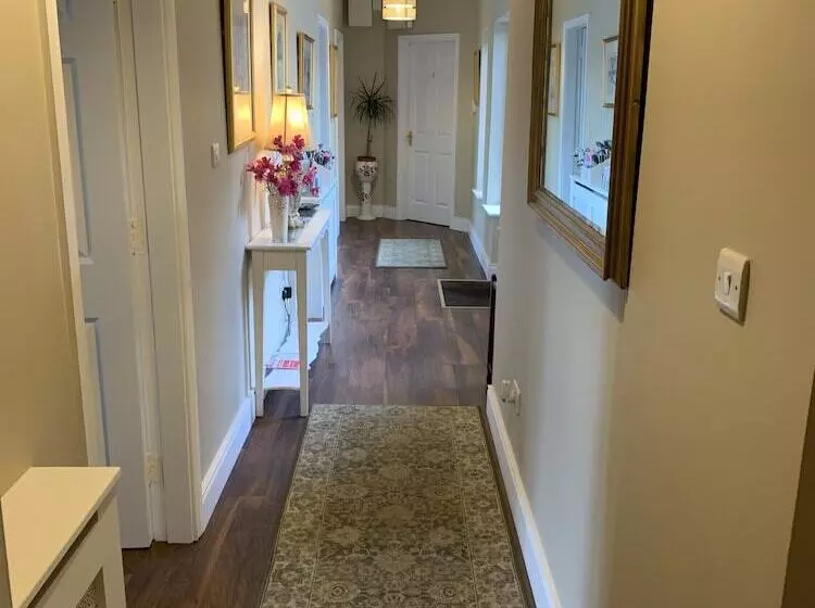 Aamiaismajoitus (B&B) Arden Bungalow