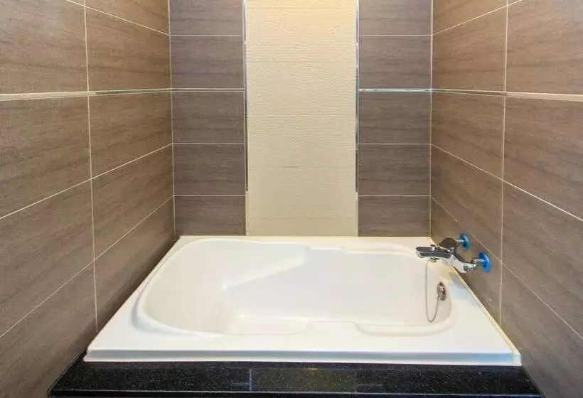 تختخواب و صبحانه Silimu Hostel