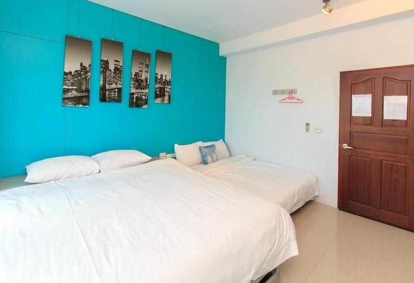 تختخواب و صبحانه Silimu Hostel