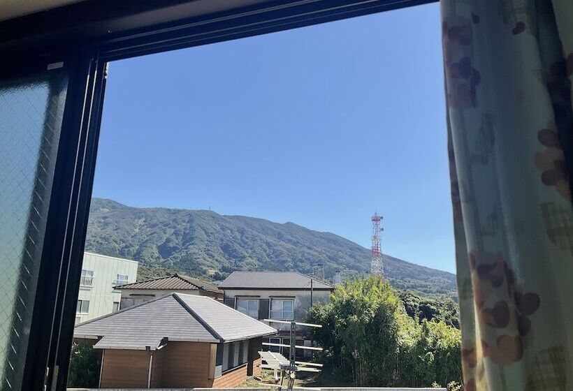 Guesthouse Koizumi  Hostel