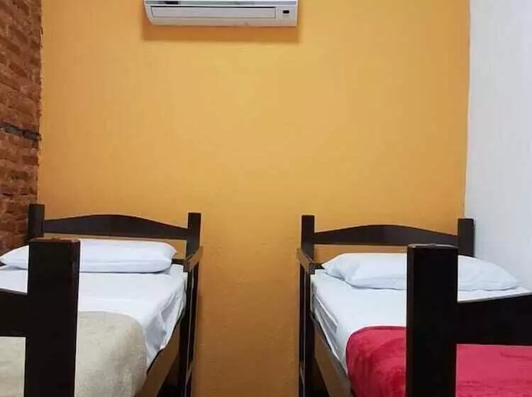 Hostel Casa De Avany