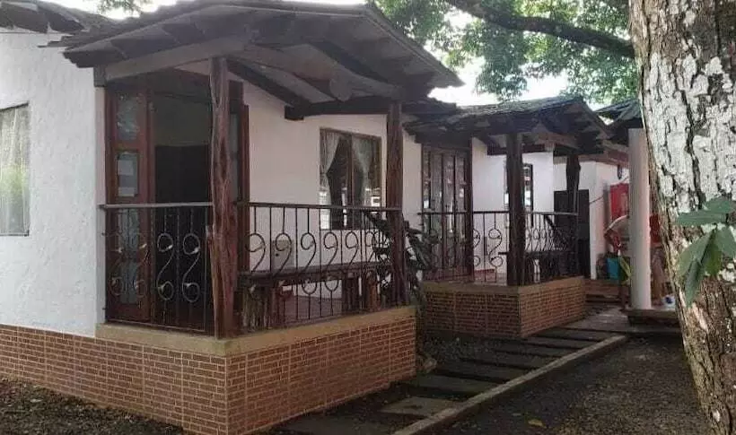 Hotelli Cabañas El Samán