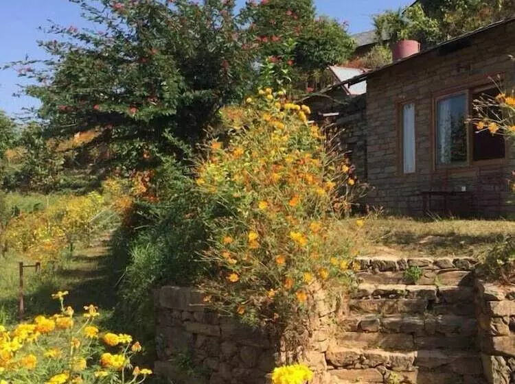 هتل Gorkha Gaun Resort