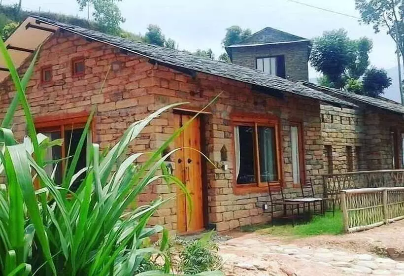 هتل Gorkha Gaun Resort