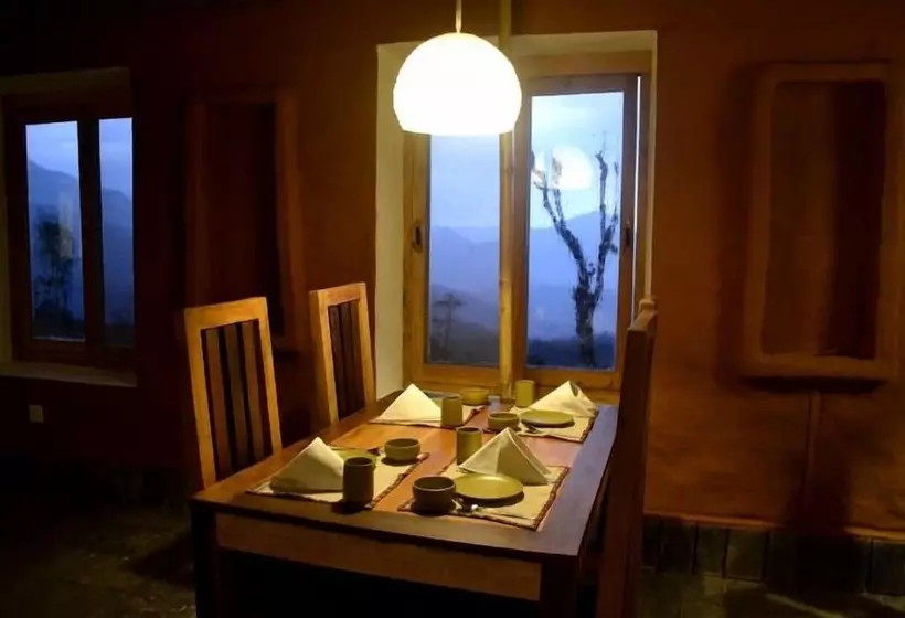هتل Gorkha Gaun Resort