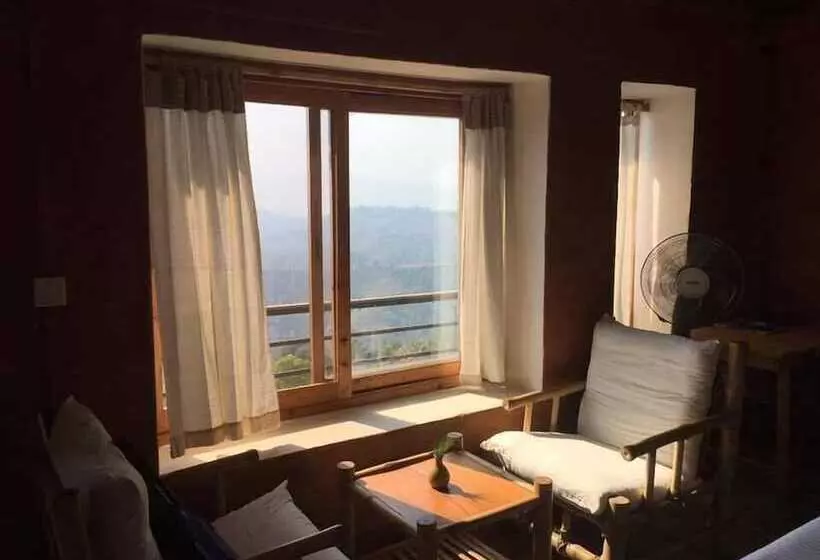 هتل Gorkha Gaun Resort