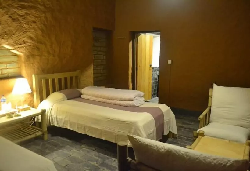 هتل Gorkha Gaun Resort