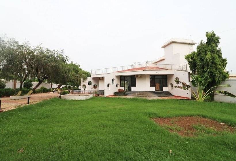 בית מלון כפרי Oyo 45787 Mangalam Resort