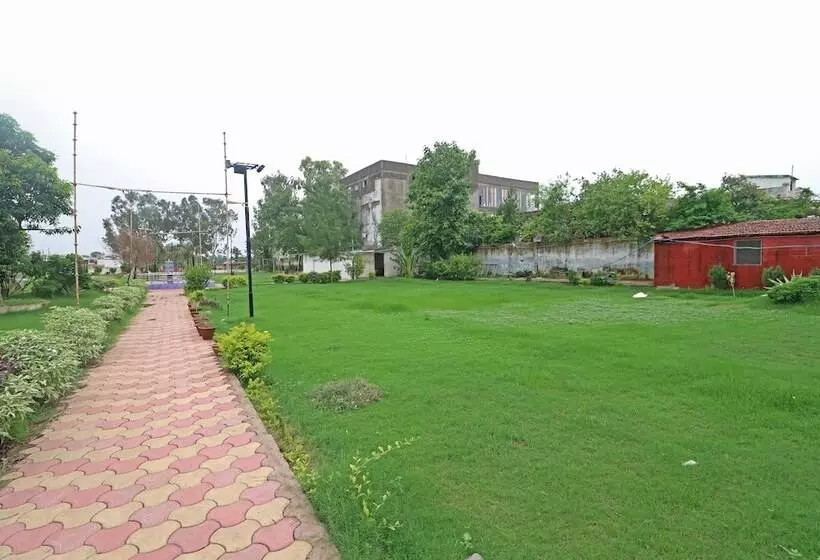 Hotelli Oyo 45787 Mangalam Resort