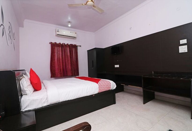 בית מלון כפרי Oyo 45787 Mangalam Resort