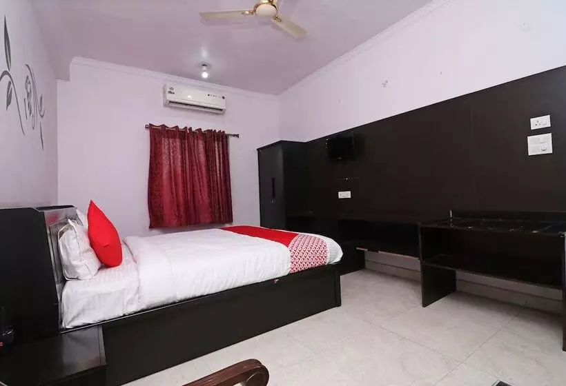 Hotelli Oyo 45787 Mangalam Resort