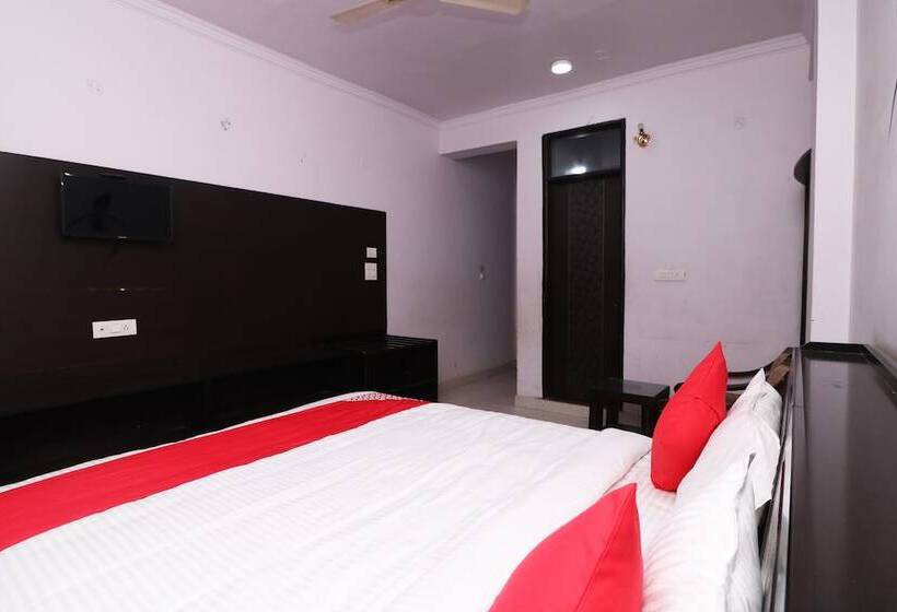 בית מלון כפרי Oyo 45787 Mangalam Resort