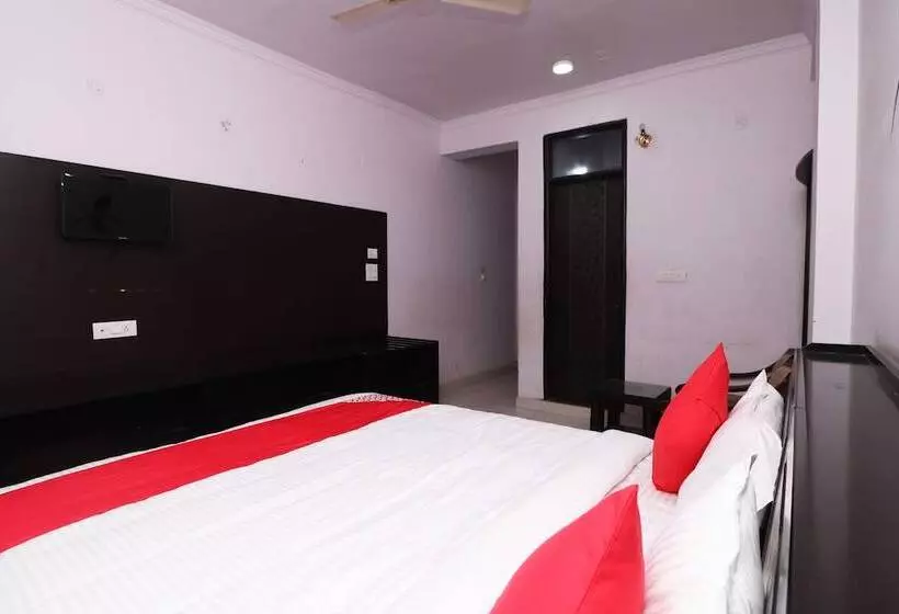 Hotelli Oyo 45787 Mangalam Resort