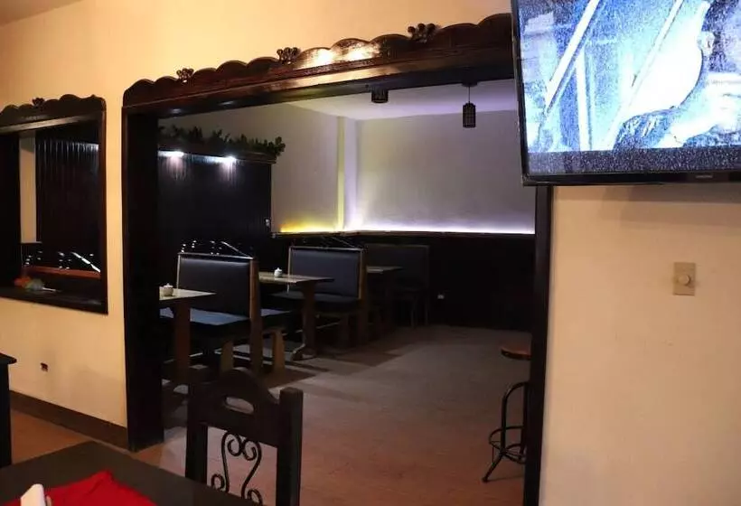 هتل Real La Villa