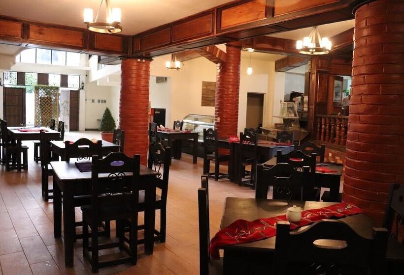 هتل Real La Villa