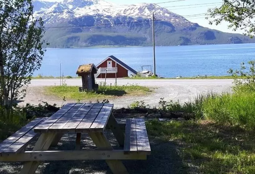 ホテル Svensby Tursenter